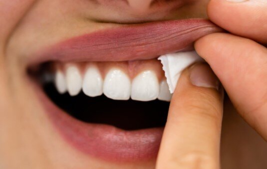 Snus e sacchetti di nicotina: cosa sono e come si usano - Snus e sacchetti di nicotina spiegati | Vape.ch